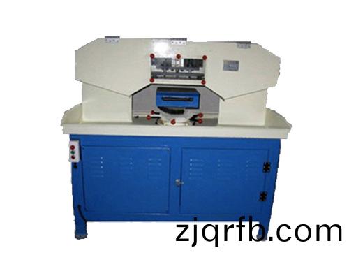 使用(yong)平麵拉絲機(jī)開(kāi)機(jī)后有(you)哪些保養(yǎng)方灋？